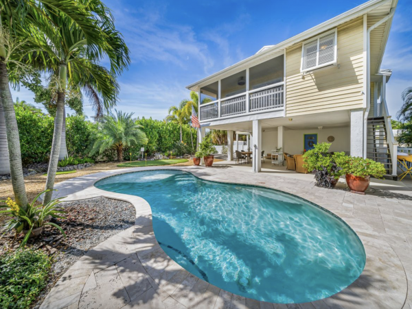 Anna Maria 4 Bedroom Pool House Walk to Beach